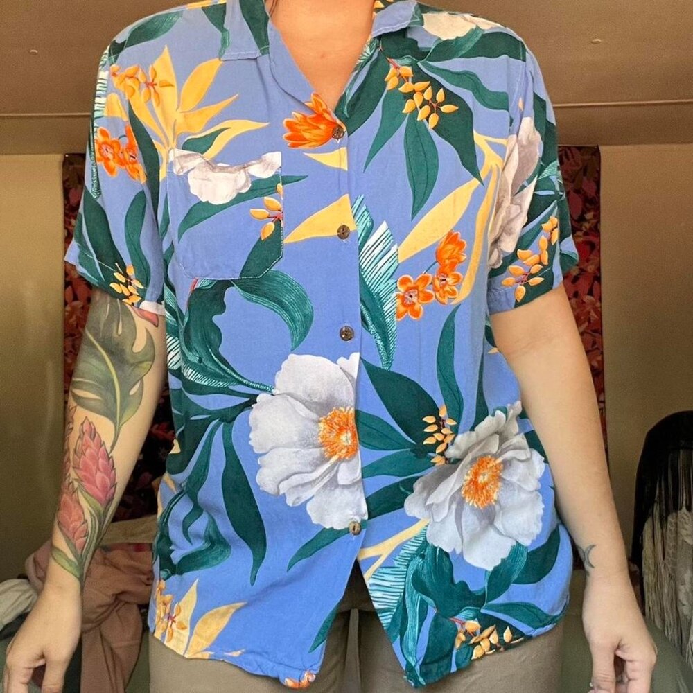 Floral Hawaiian shirt extremely soft